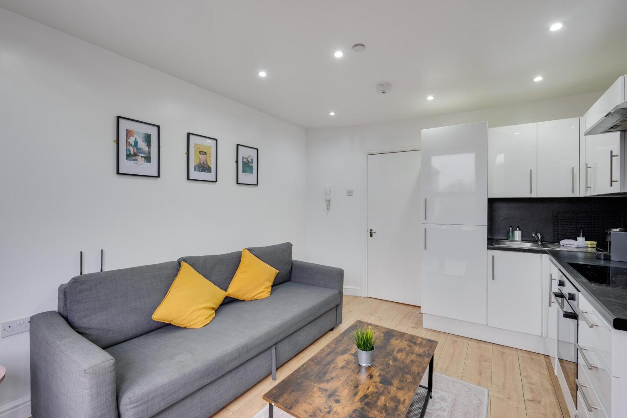 Relax In A Modern Cardiff Home By The City Centre & Bute Park Bagian luar foto