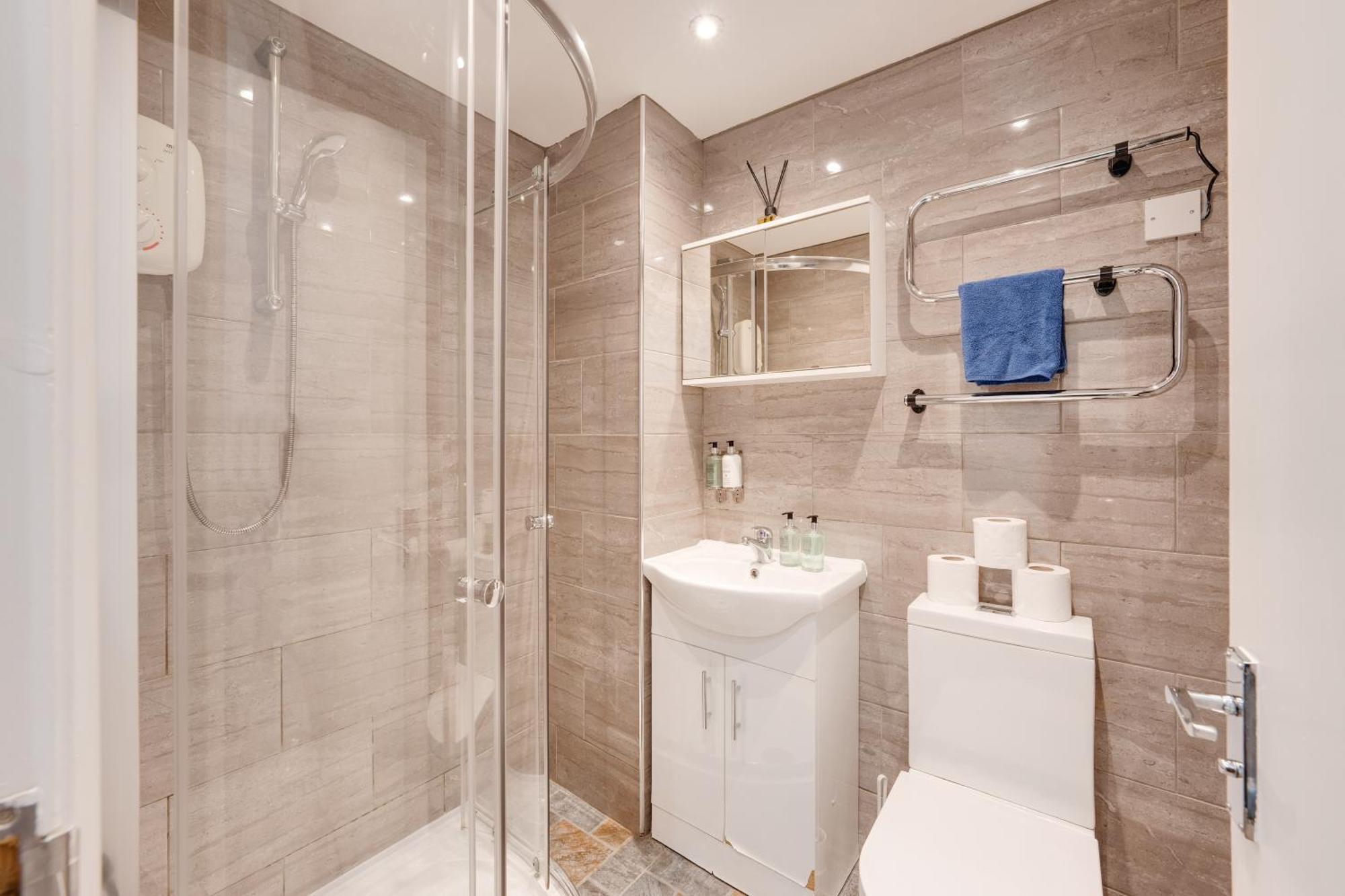 Relax In A Modern Cardiff Home By The City Centre & Bute Park Bagian luar foto