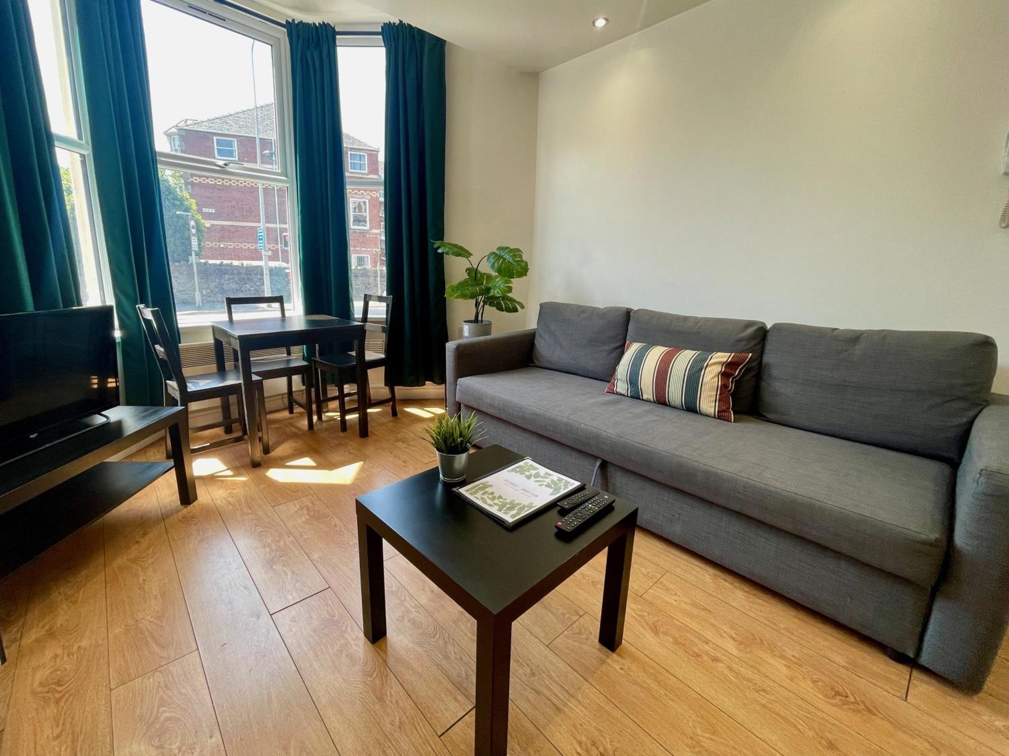 Relax In A Modern Cardiff Home By The City Centre & Bute Park Bagian luar foto