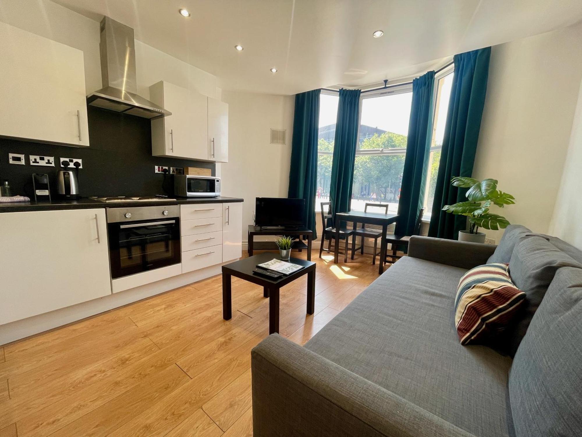 Relax In A Modern Cardiff Home By The City Centre & Bute Park Bagian luar foto
