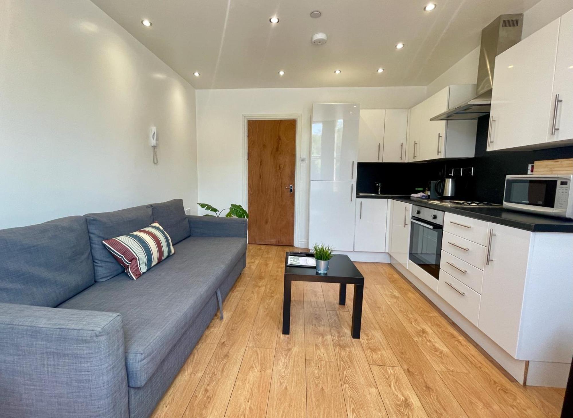Relax In A Modern Cardiff Home By The City Centre & Bute Park Bagian luar foto