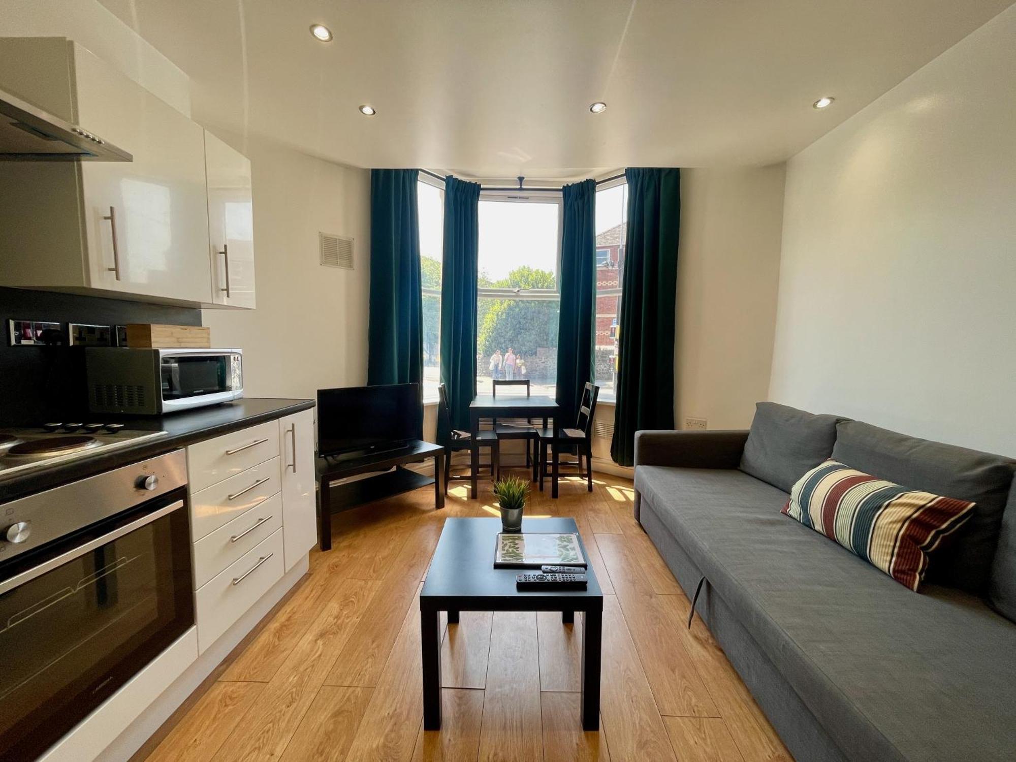 Relax In A Modern Cardiff Home By The City Centre & Bute Park Bagian luar foto