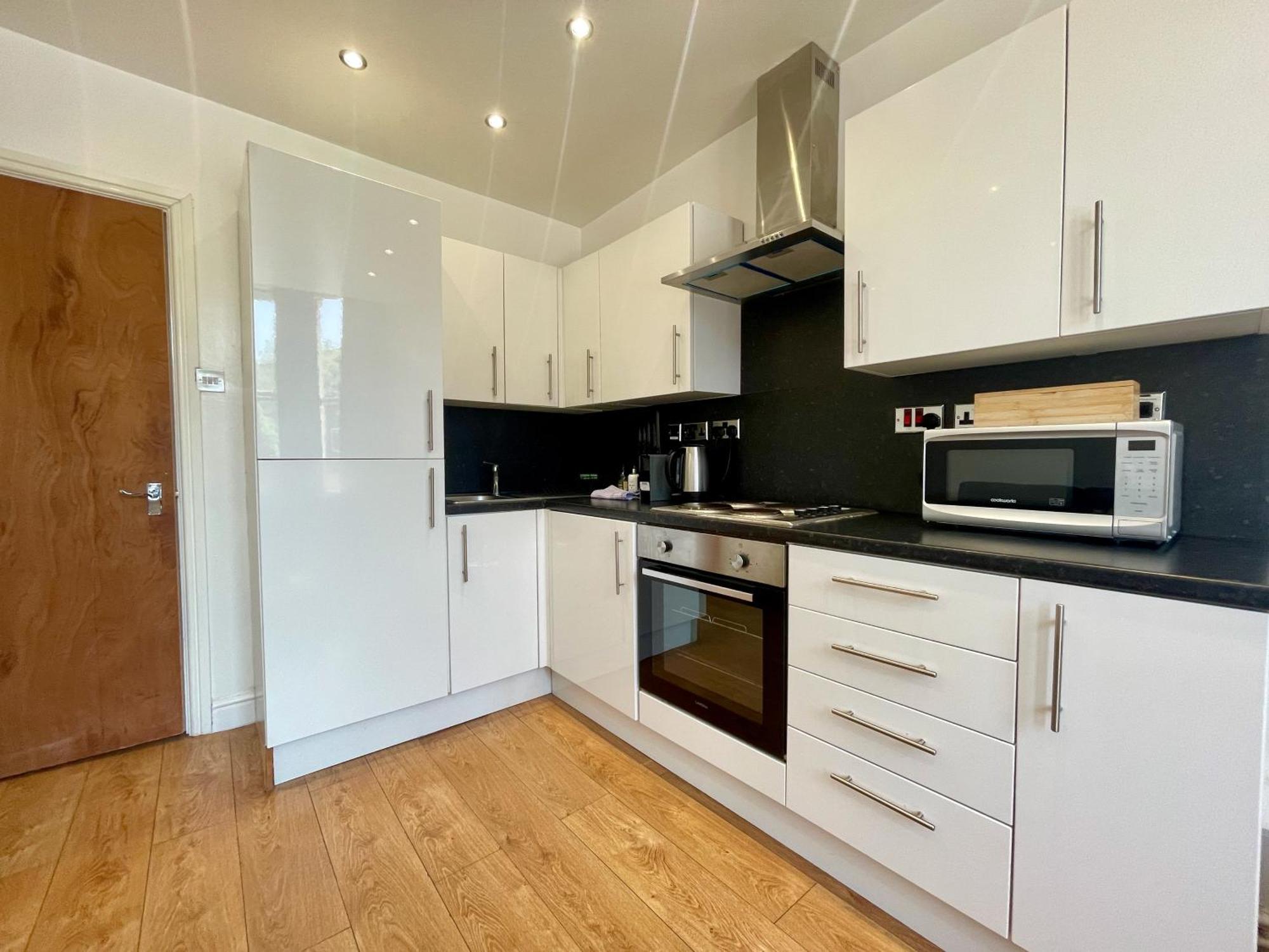 Relax In A Modern Cardiff Home By The City Centre & Bute Park Bagian luar foto